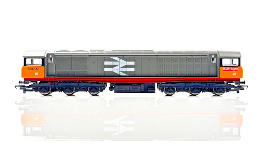 HORNBY 00 GAUGE - R250 - CLASS 58 DIESEL 58007 RAILFREIGHT RED STRIPE - BOXED