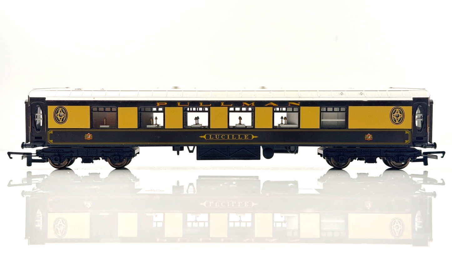 HORNBY 00 GAUGE - R1162 - RAKE OF 3 VSOE PULLMAN PASSENGER COACHES - UNBOXED