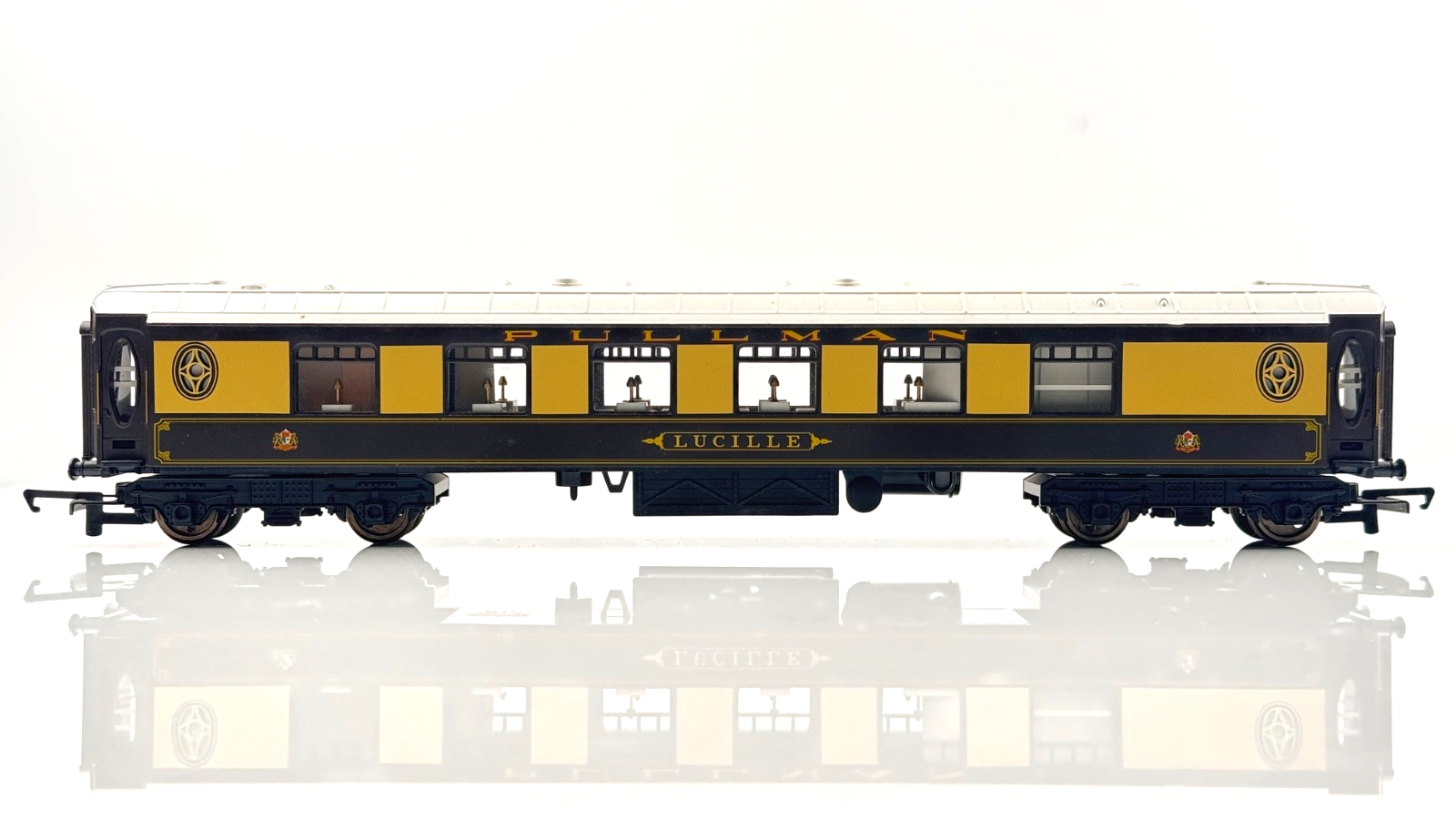 HORNBY 00 GAUGE - R1162 - RAKE OF 3 VSOE PULLMAN PASSENGER COACHES - UNBOXED