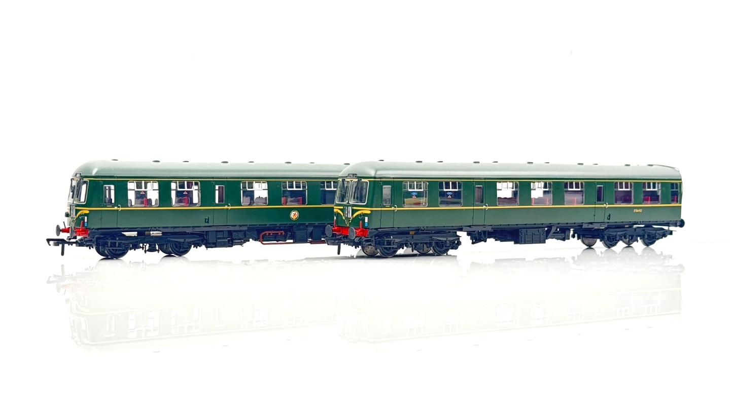 BACHMANN 00 GAUGE - 31-326 - CLASS 105 TWO CAR DMU BR GREEN SPEED WHISKERS BOXED