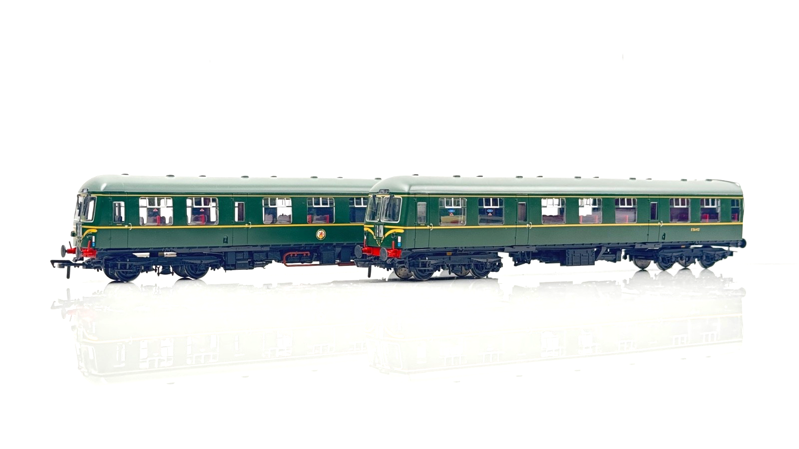 BACHMANN 00 GAUGE - 31-326 - CLASS 105 TWO CAR DMU BR GREEN SPEED WHISKERS BOXED