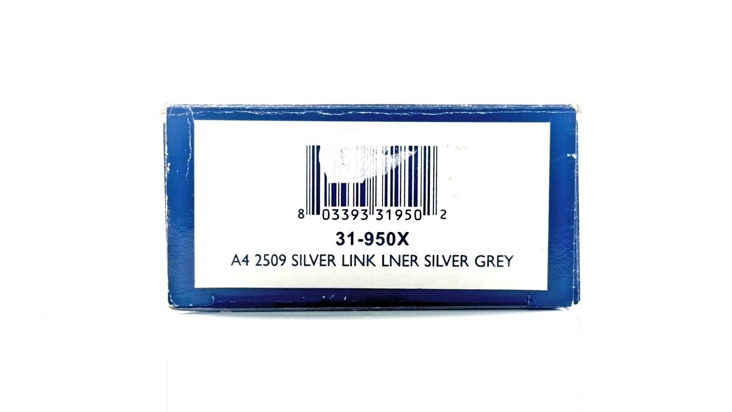 BACHMANN 00 GAUGE - 31-950X - A4 2509 SILVER LINK LNER SILVER GREY (LTD EDITION)