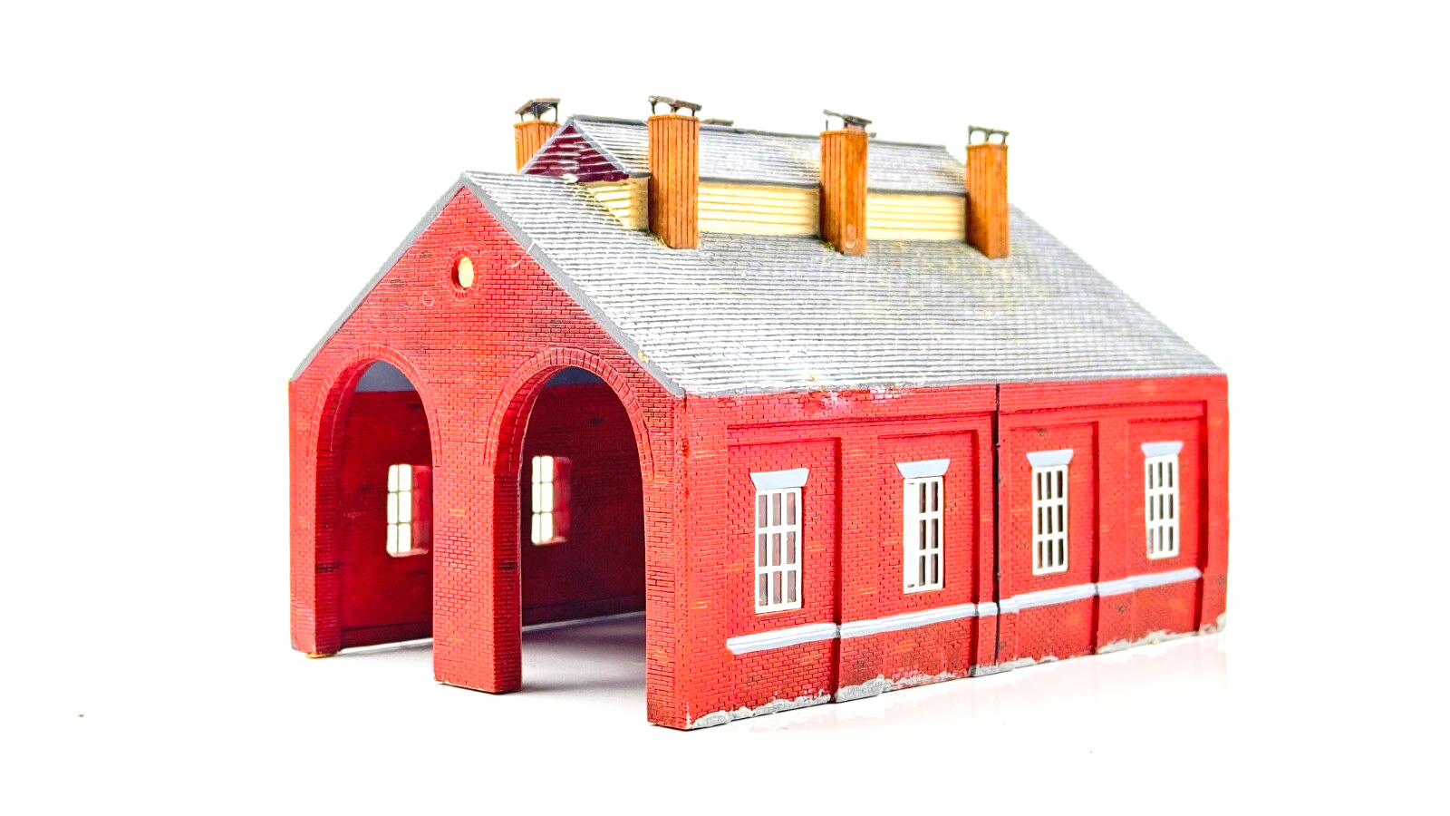 HORNBY 00 GAUGE SKALEDALE - R8581 - RED BRICK DOUBLE ROAD ENGINE SHED - UNBOXED