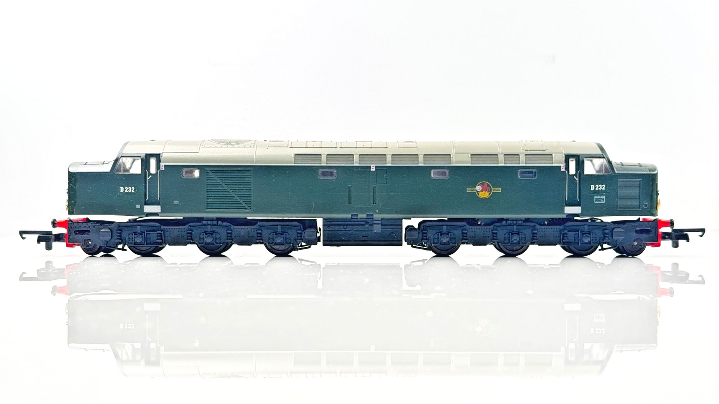 LIMA 00 GAUGE - CLASS 40 DIESEL LOCOMOTIVE D232 BR GREEN - RENUMBERED BOXED