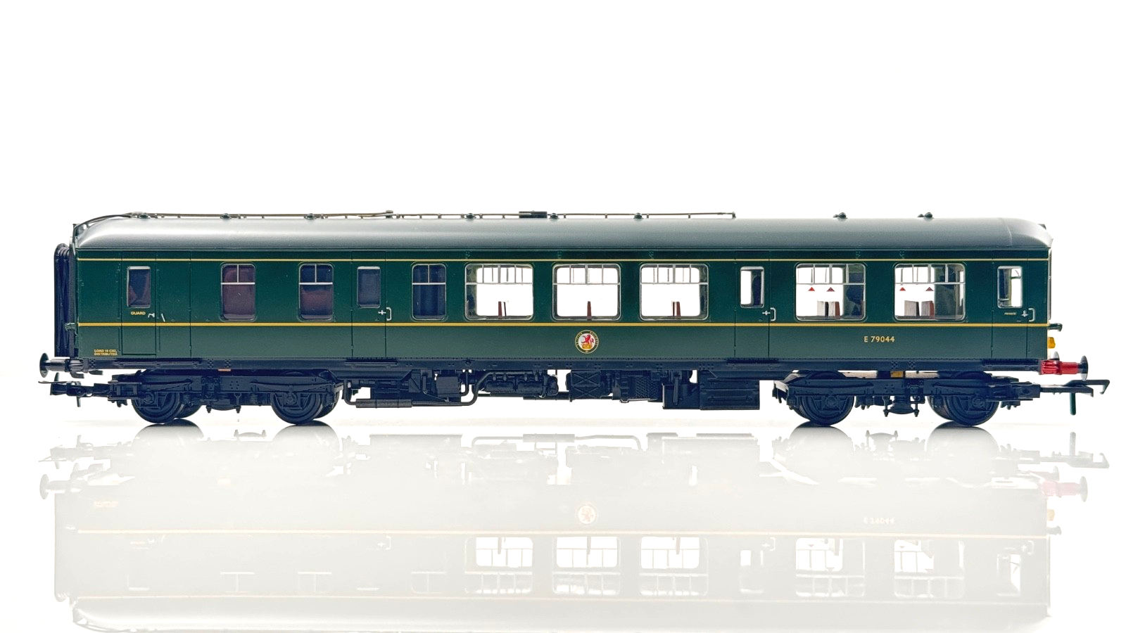 BACHMANN 00 GAUGE - 32-515 - DERBY LIGHTWEIGHT TWO CAR DMU BR GREEN YELLOW W/P