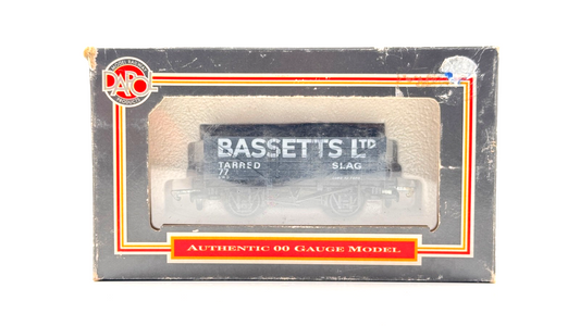 DAPOL 00 GAUGE - (WRENN) WR3-16 BASSETTS LTD TARRED SLAG WAGON NO.77 - BOXED
