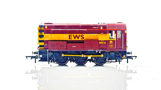 HORNBY 00 GAUGE - R2871 - CLASS 08 DIESEL SHUNTER 08676 EWS MAROON GOLD 'DAVE'