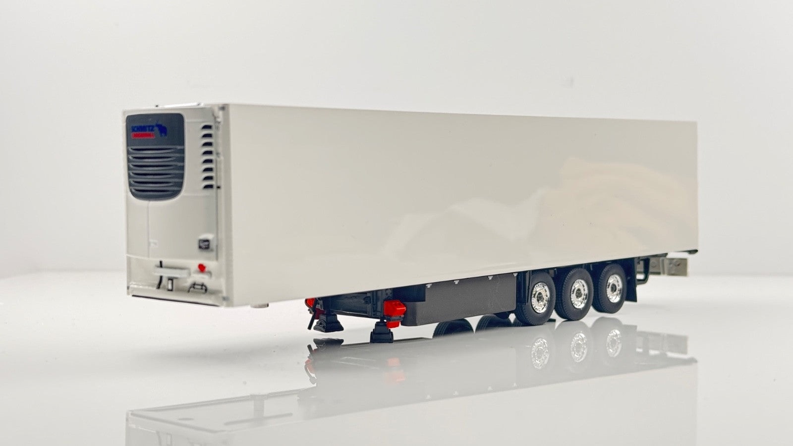 TEKNO 1/50 SCALE - 70277 - REEFER TRAILER SCHMITZ CARGO BULL PLAIN WHITE - BOXED