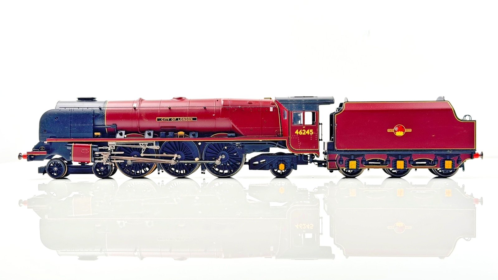 HORNBY 00 GAUGE - R2262 - BR 4-6-2 MAROON CORONATION CITY OF LONDON 46245