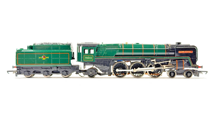 HORNBY 00 GAUGE - R552 - BR GREEN BRITANNIA 70013 OLIVER CROMWELL SILVER SEAL