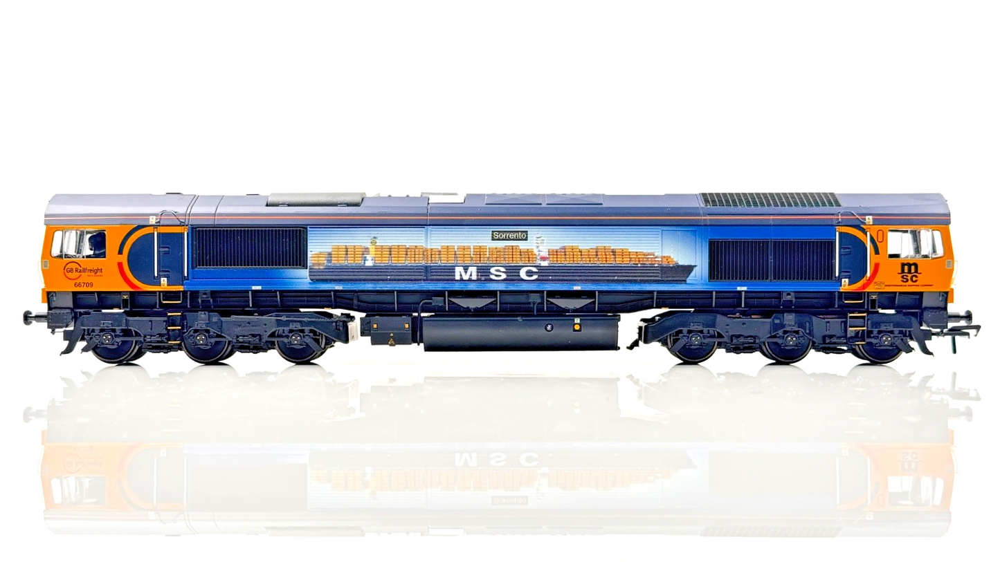 BACHMANN 00 GAUGE - 32-727W - CLASS 66 DIESEL 66709 GBRF SORRENTO KERNOW EXCL