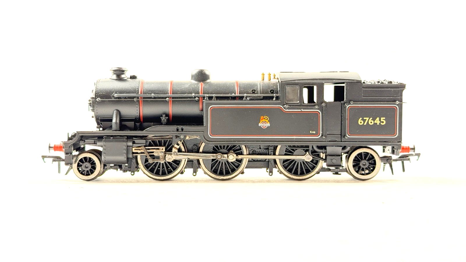 BACHMANN 00 GAUGE - 31-610 - V1 TANK 67645 BR LINED BLACK STRAIGHT SIDED BUNKER