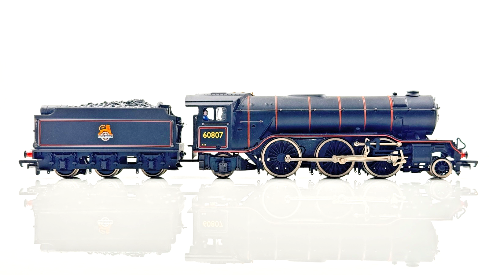 BACHMANN 00 GAUGE - 31-553A - V2 BR BLACK EARLY EMBLEM 60807 LOCOMOTIVE - BOXED
