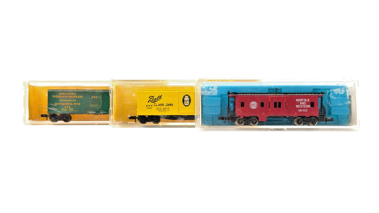 MICRO TRAINS RIVAROSSI N GAUGE - NORFOLK WESTERN CABOOSE BALL GLASS MENASHA X 3