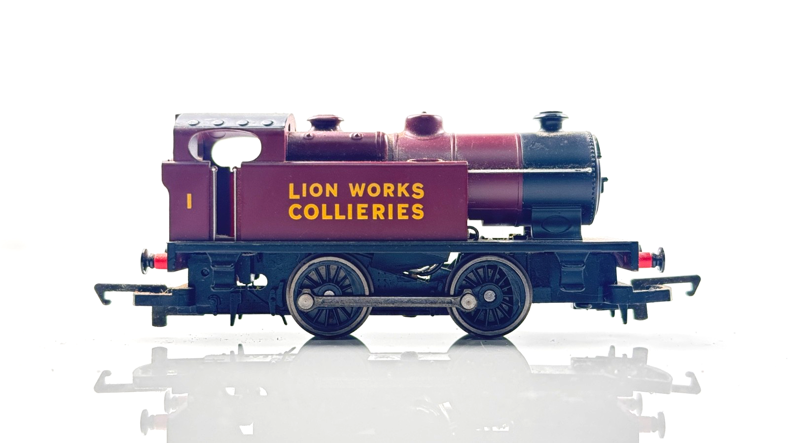 HORNBY 00 GAUGE - LION WORKS COLLIERY 0-4-0 INDUSTRIAL TANK LOCOMOTIVE - UNBOXED