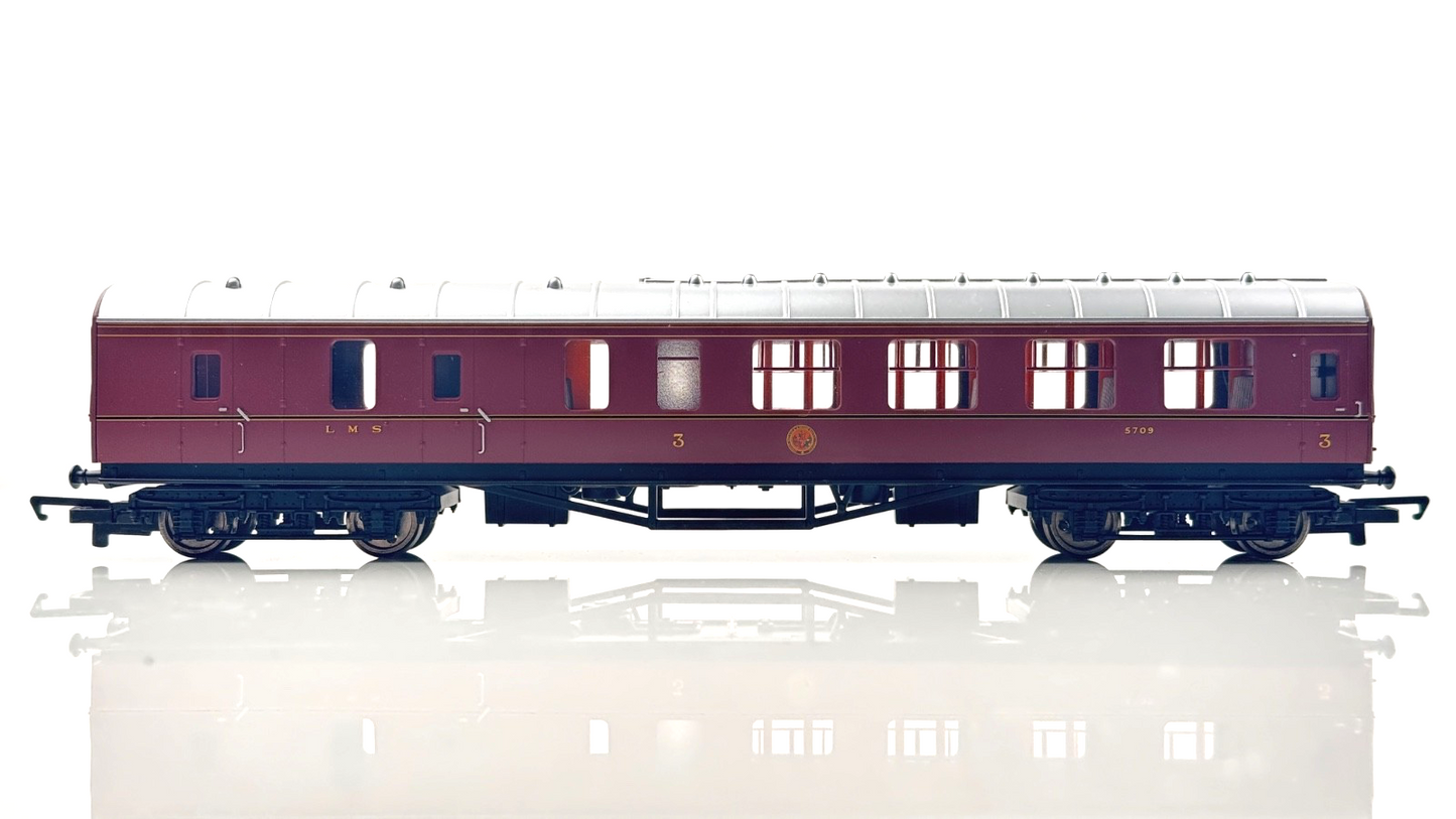 HORNBY 00 GAUGE - LMS 57' STANIER MAROON COMPOSITE & BRAKE COACHES X 3 UNBOXED