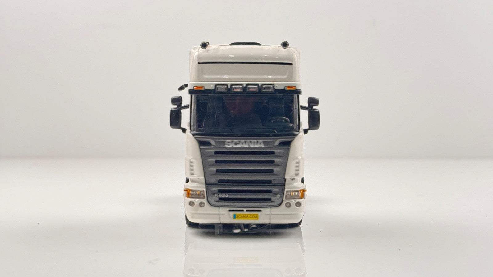 WSI 1/50 SCALE - 9172 - SCANIA TOPLINE 4X2 WHITE TRACTOR UNIT BOXED