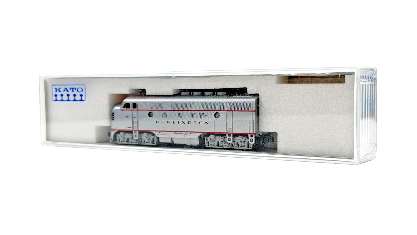 KATO N GAUGE - BURLINGTON SILVER F3A MOTORISED DIESEL UNIT ONLY BOXED