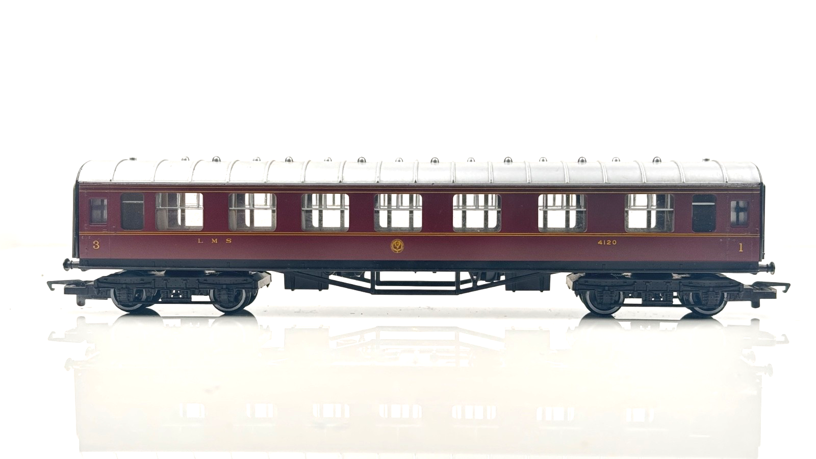 HORNBY 00 GAUGE - LMS MAROON STANIER COMPOSITE/BRAKE COACHES X 3 - UNBOXED