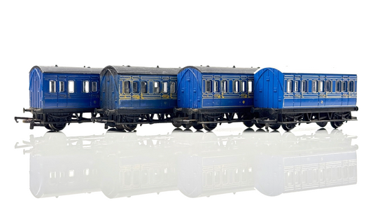 HORNBY 00 GAUGE - RAKE OF 4 BLUE FOUR WHEEL PASSENGER COACHES - UNBOXED
