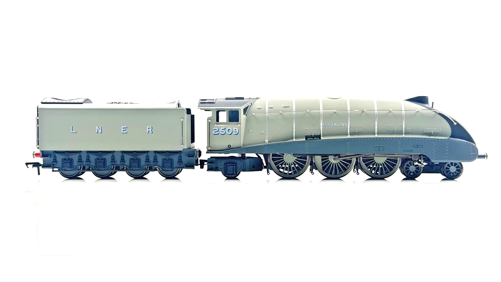 BACHMANN 00 GAUGE - 31-950X - A4 2509 SILVER LINK LNER SILVER GREY (LTD EDITION)